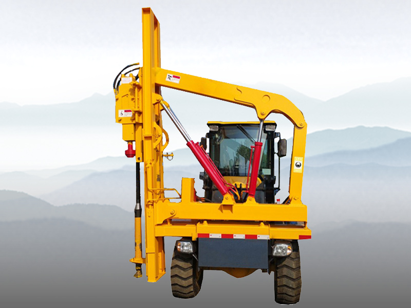 公路護欄（lán）打樁機應該如何正確使用