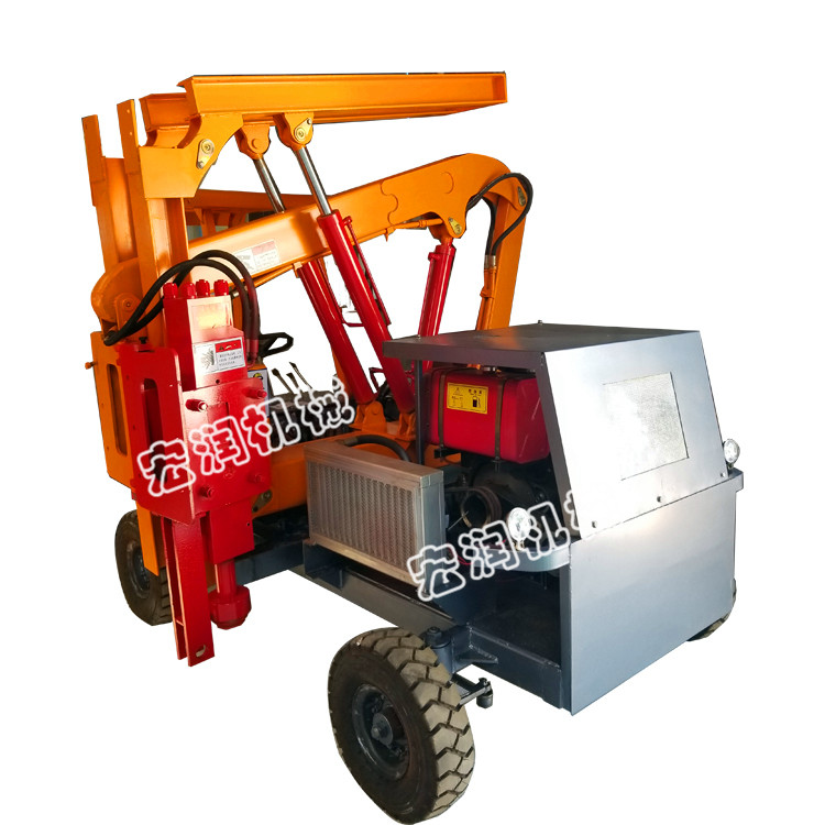 小（xiǎo）四輪護欄打樁機