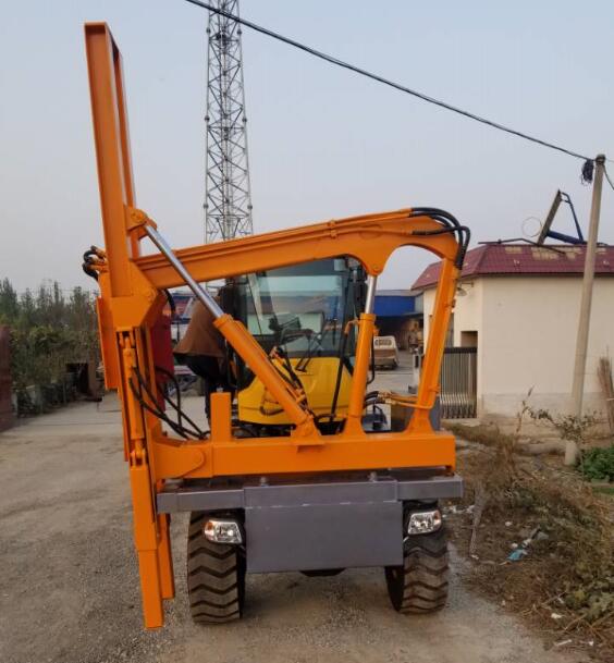 2018年11月9號91网站鏟車式護欄（lán）打樁機發往陝西渭南