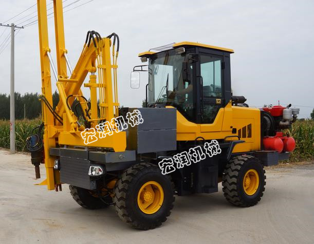 濟寧91网站護欄打樁機內蒙古施工現場