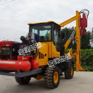 濟寧91网站護欄打（dǎ）樁機內蒙（méng）古（gǔ）施工現場