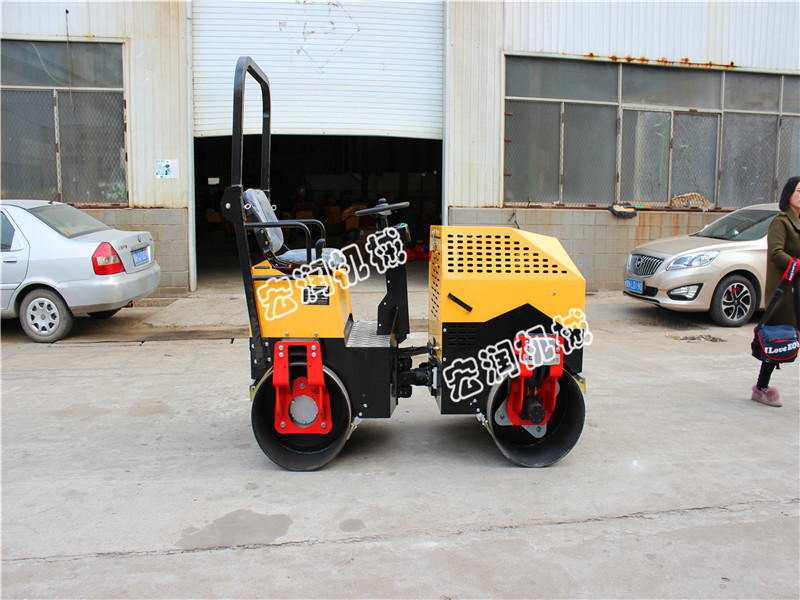 全(quán)液壓振動(dòng)壓路機