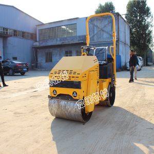 小型振動壓路機（jī）