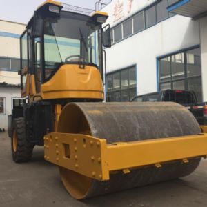 單鋼輪振動（dòng）壓路機