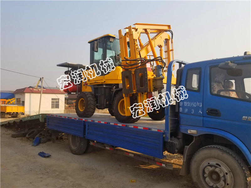 91网站機械護欄打拔鑽一體機發往山（shān）東棗莊