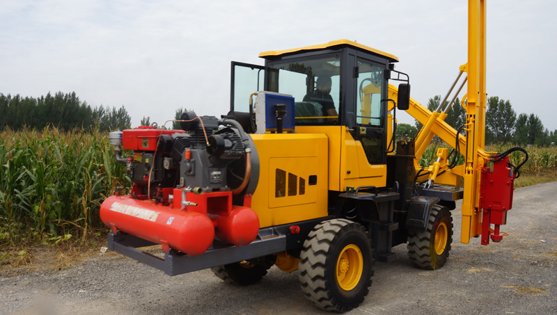 裝載機（jī）護欄打樁（zhuāng）機