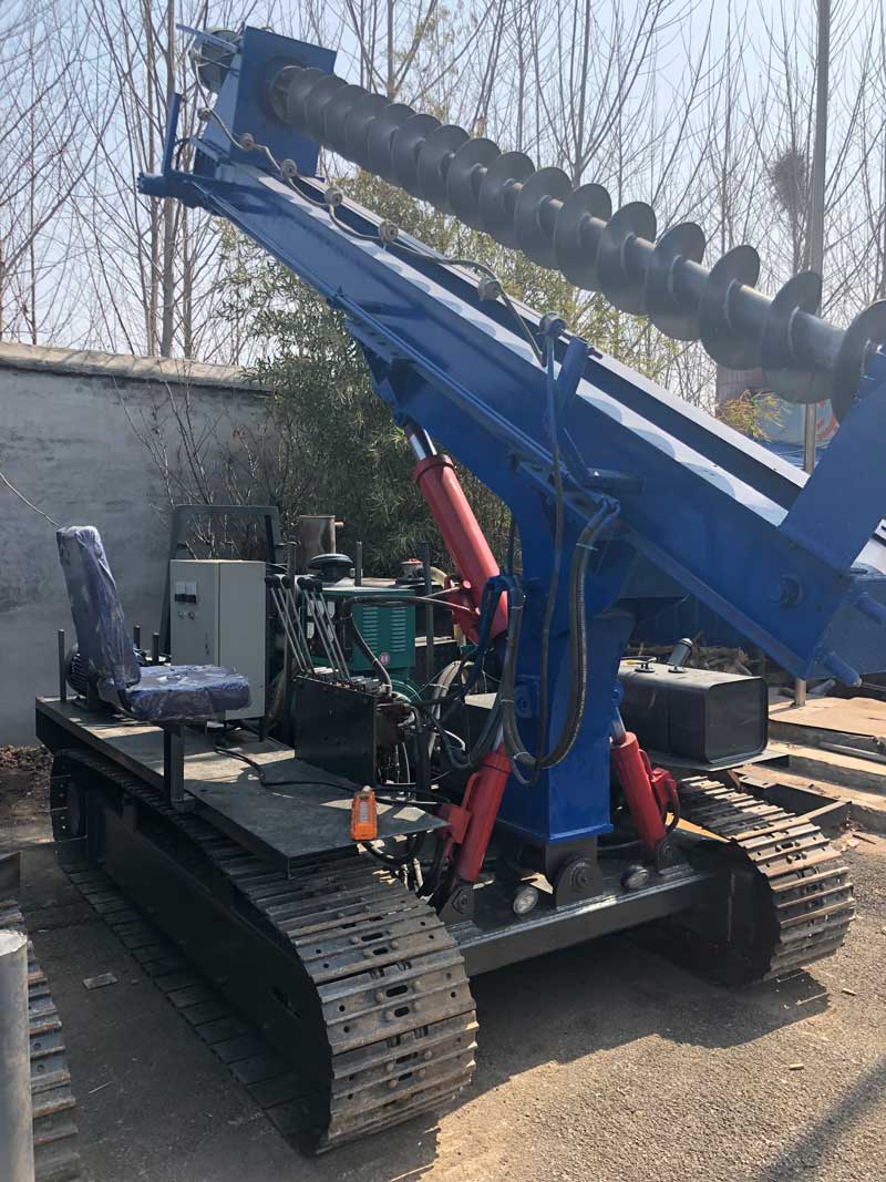 履（lǚ）帶光伏打樁機