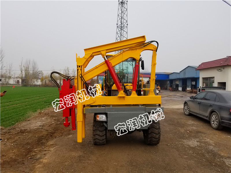 高速（sù）護欄立柱壓樁機