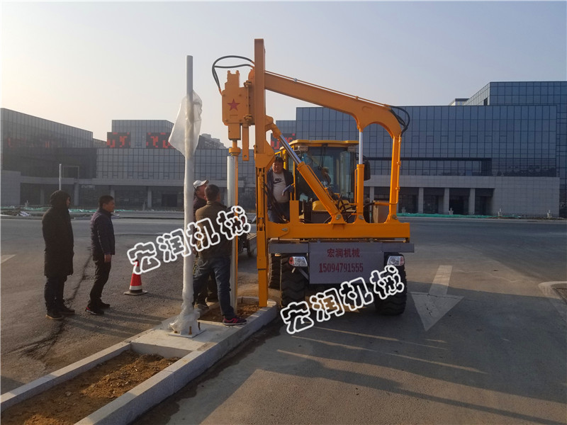 小型護欄打（dǎ）樁機