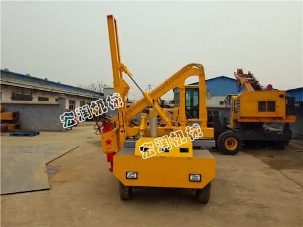 小（xiǎo）四輪護欄鑽孔機