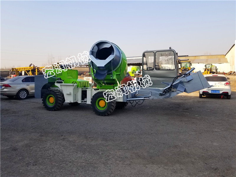 1.6方自上料混泥（ní）土攪（jiǎo）拌車