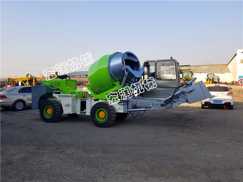 移動式（shì）混凝土攪拌車