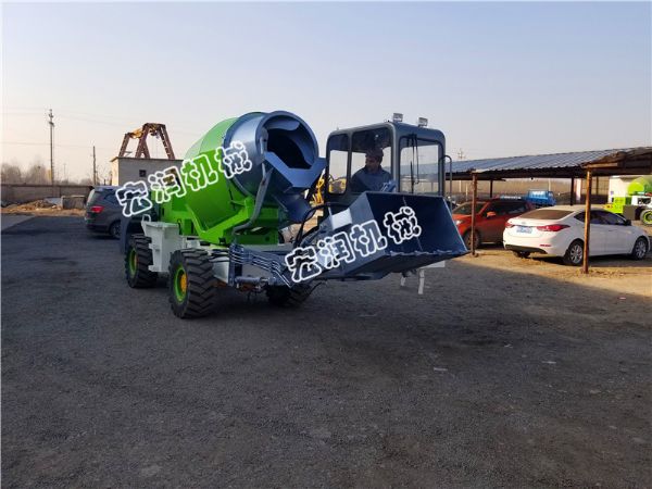 移動式混凝土攪拌車