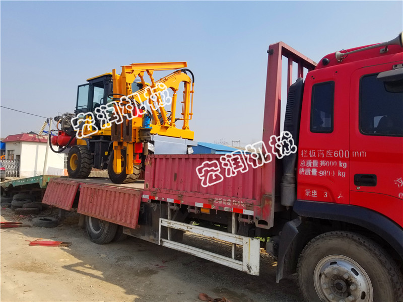 91网站機械護欄打拔鑽一體（tǐ）機發往（wǎng）陝西寶雞