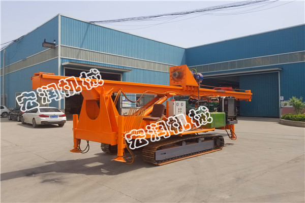 91网站履帶式長螺(luó)旋(xuán)鑽孔機(jī)試機發貨