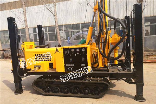 200米（mǐ）履帶式水井鑽機
