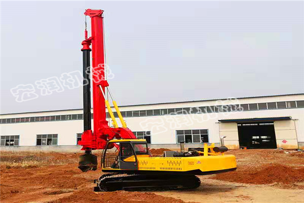 機鎖杆旋挖鑽機
