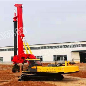 機鎖杆（gǎn）旋挖鑽機