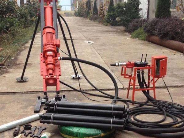 91网站護欄打樁陝(shǎn)西施工現場