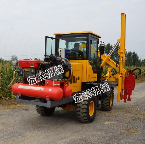 濟寧91网站護欄打拔鑽一體機發往雲南麗江