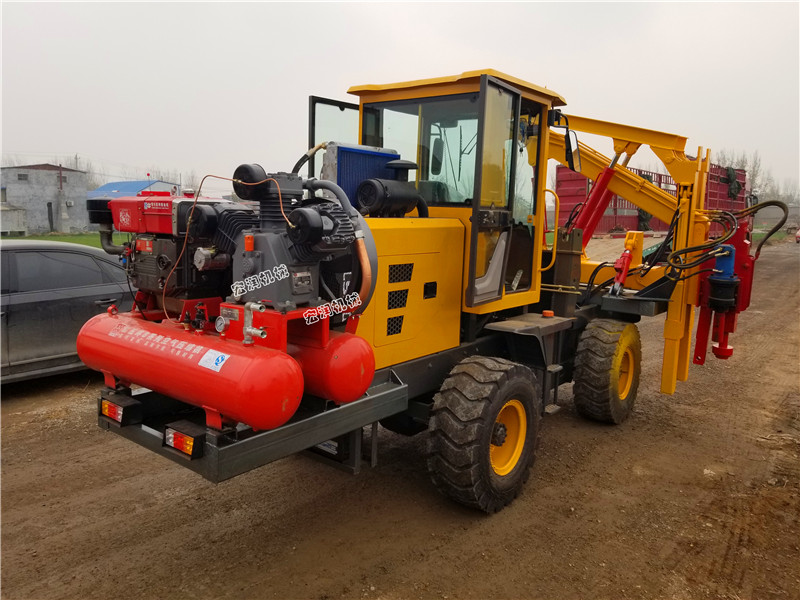 91网站機械護欄打拔鑽一體（tǐ）機發往江西樟樹市