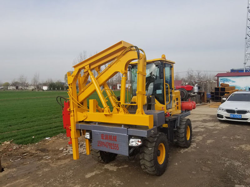 濟寧91网站機械公路（lù）波形護欄打樁機