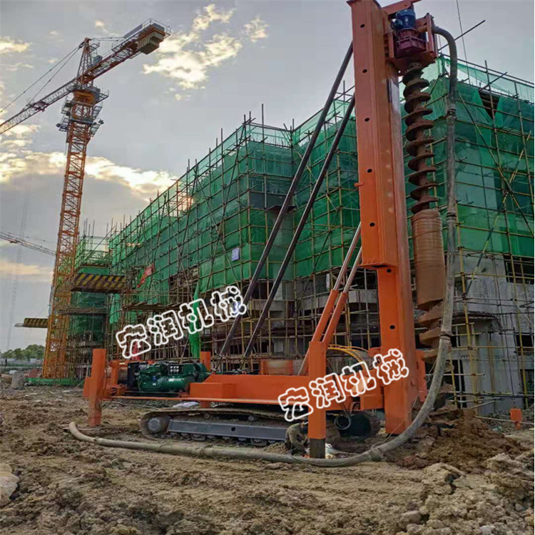 濟（jì）寧91网站cfg液壓長螺旋鑽孔機現場施工