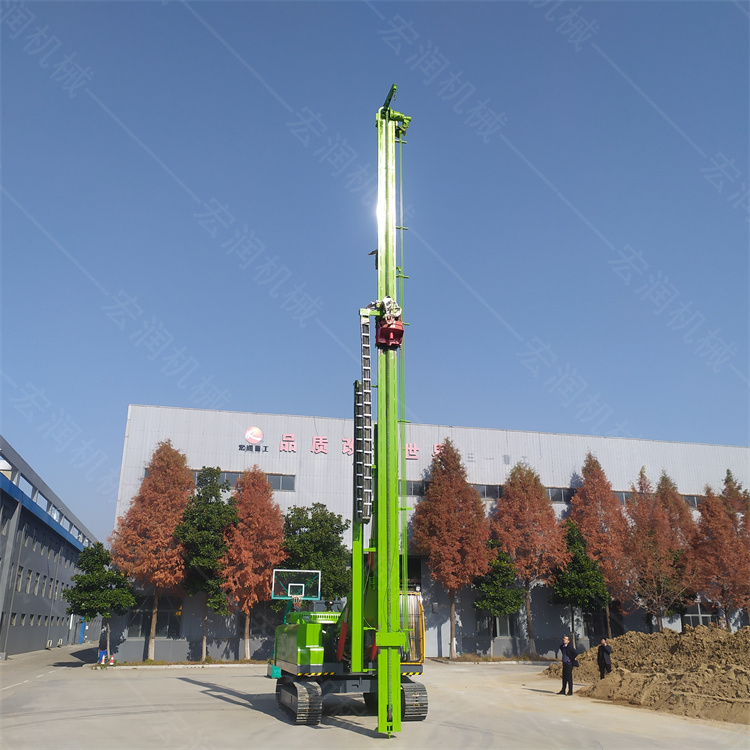 液壓(yā)長螺旋(xuán)鑽機的性(xìng)能特點