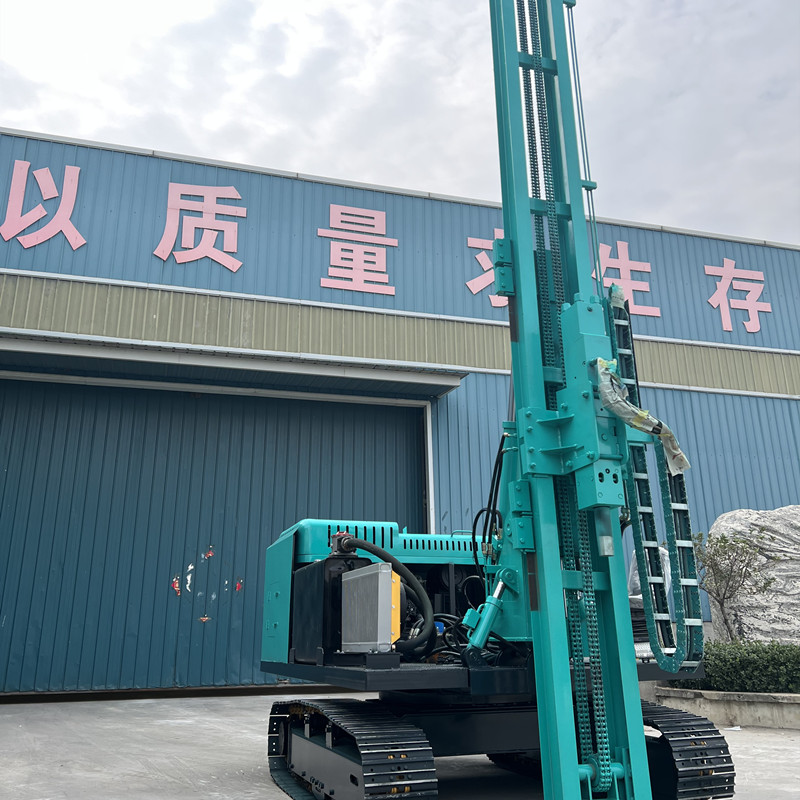 履帶式光伏（fú）打樁機